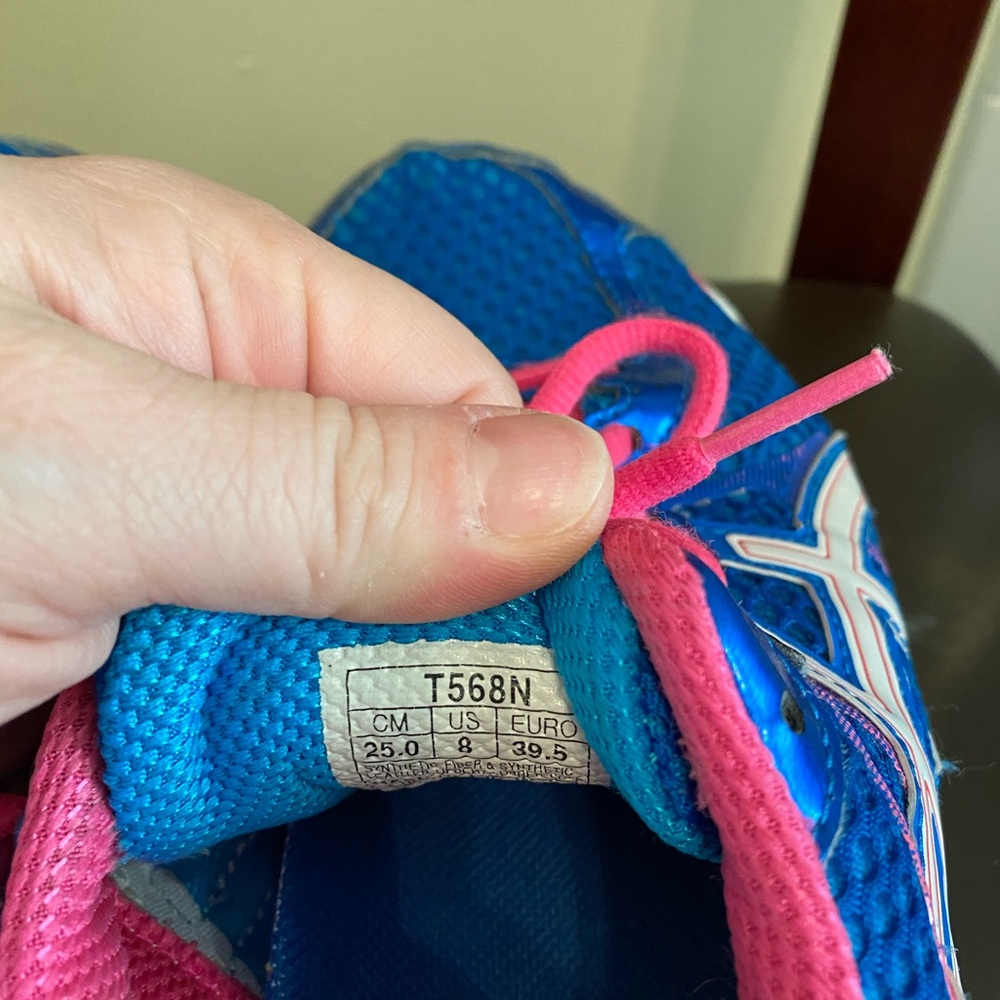 ASICS running shoes - Picture 5 of 5